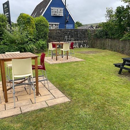 Отель Ynyscedwyn Arms Ystradgynlais Экстерьер фото